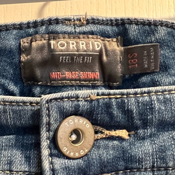 TORRID Jeans - 18S - Picture 2 of 4